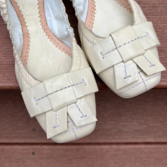 NIB Latitude Girl Stretchy Leather Flats 37, Biscuit - Picture 7 of 8